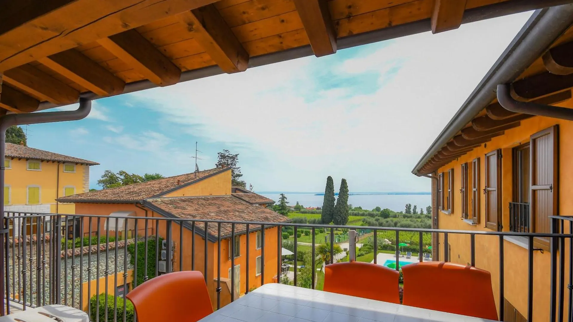 Apartment Wohnung Mit Grill, Garten Und Seeblick Moniga del Garda Italy
